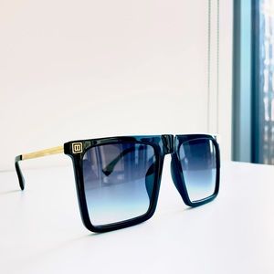 Temple Black Oversized Sunglasses for Women